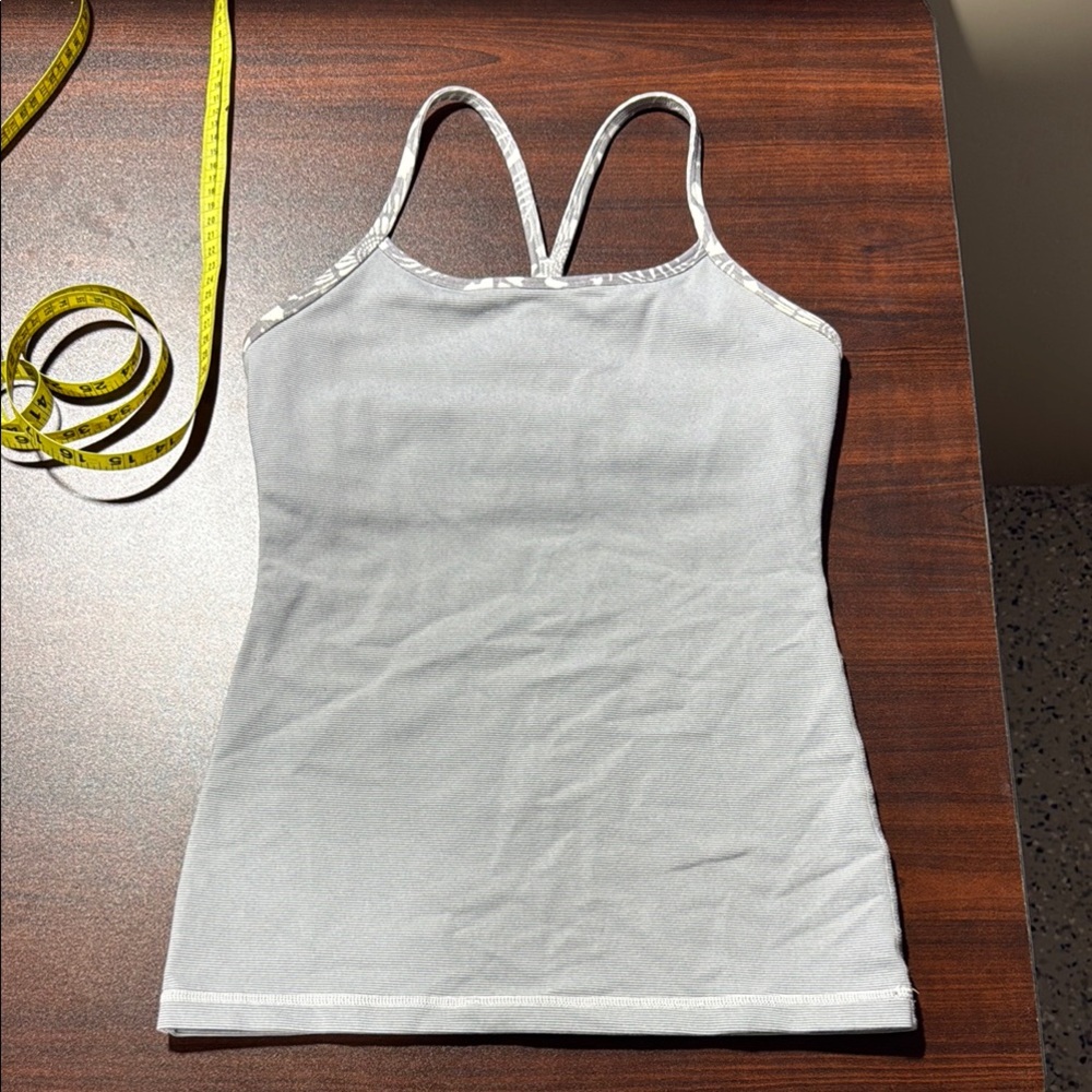 Lululemon Power Pose XXS Silver Tank